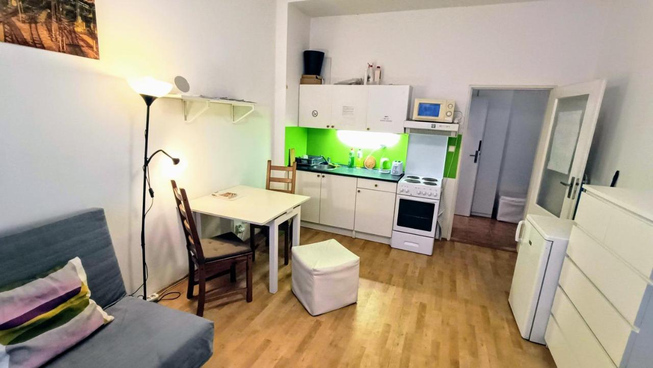 Nice Apartment By The Center Prag Exterior foto