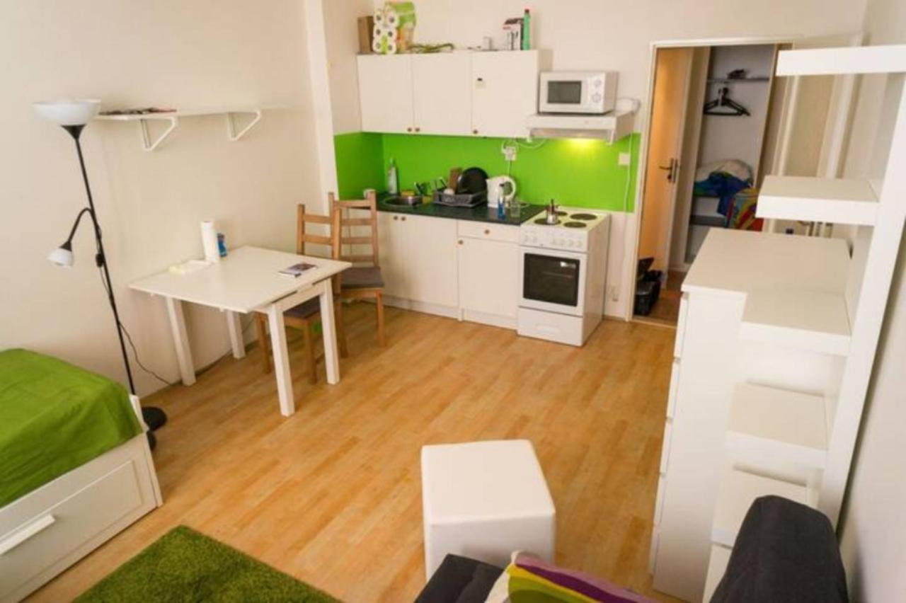 Nice Apartment By The Center Prag Exterior foto